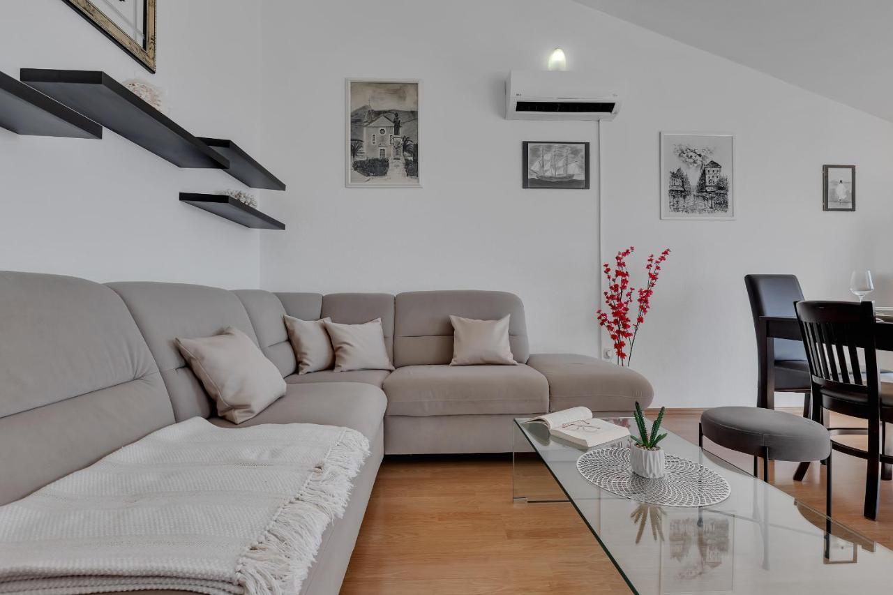 Apartman Sara บาชกาโวดา ภายนอก รูปภาพ